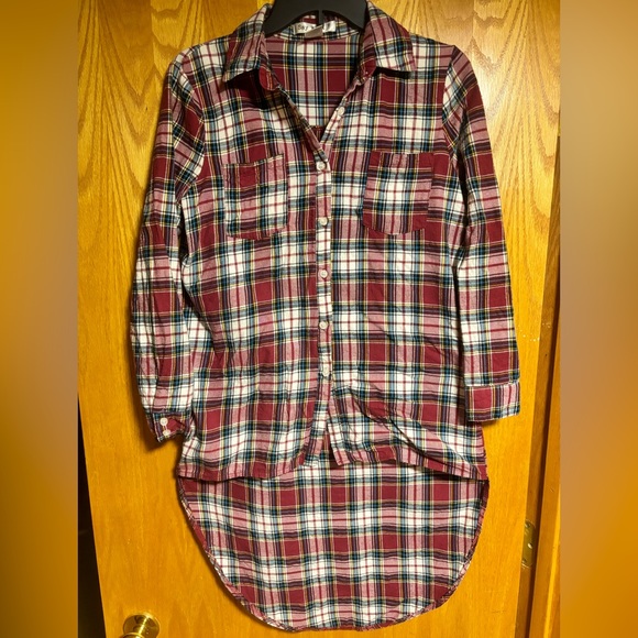 High Low Junior’s Plaid Top - Picture 1 of 2